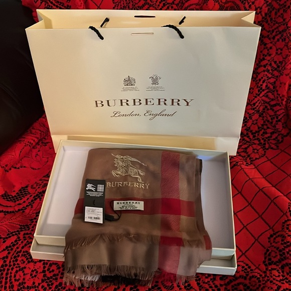 Burberry tan/blk/red scarf 100% cashmere - Picture 2 of 9